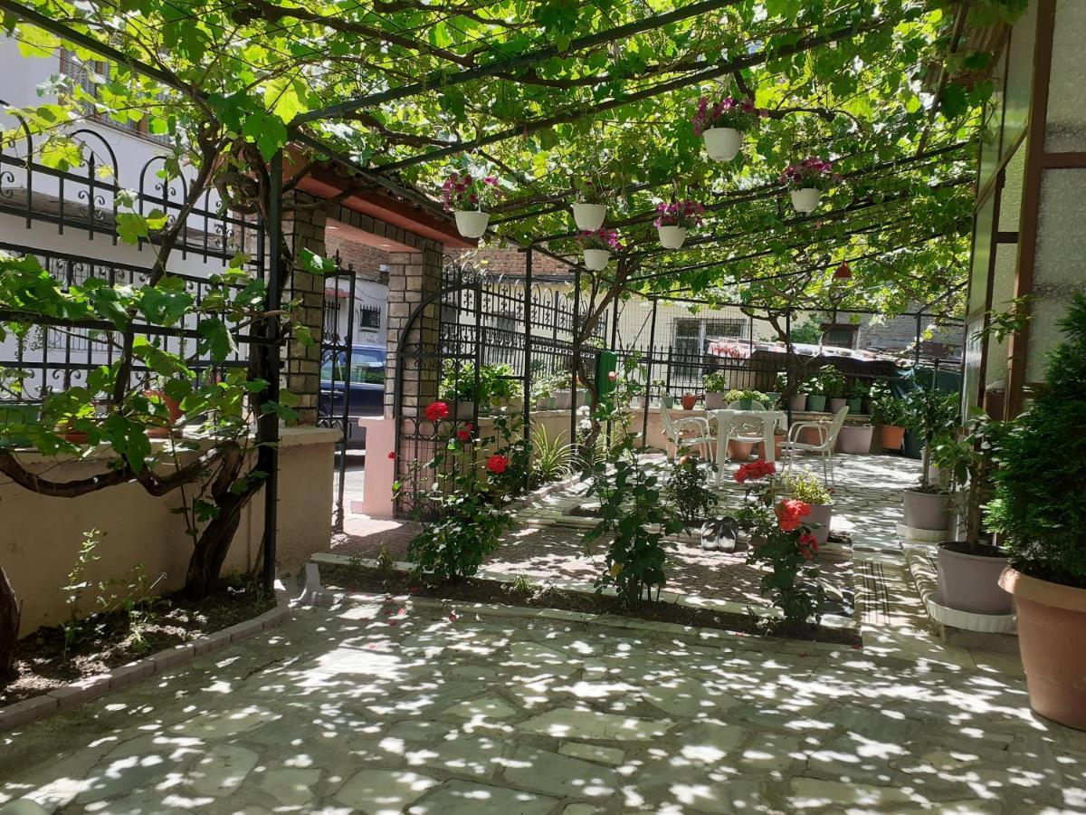 Vila Spaho Korça Exteriör bild