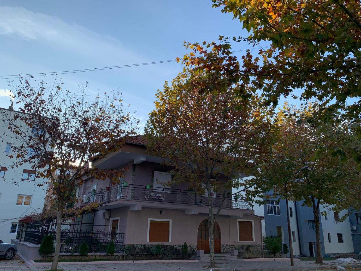 Vila Spaho Korça Exteriör bild
